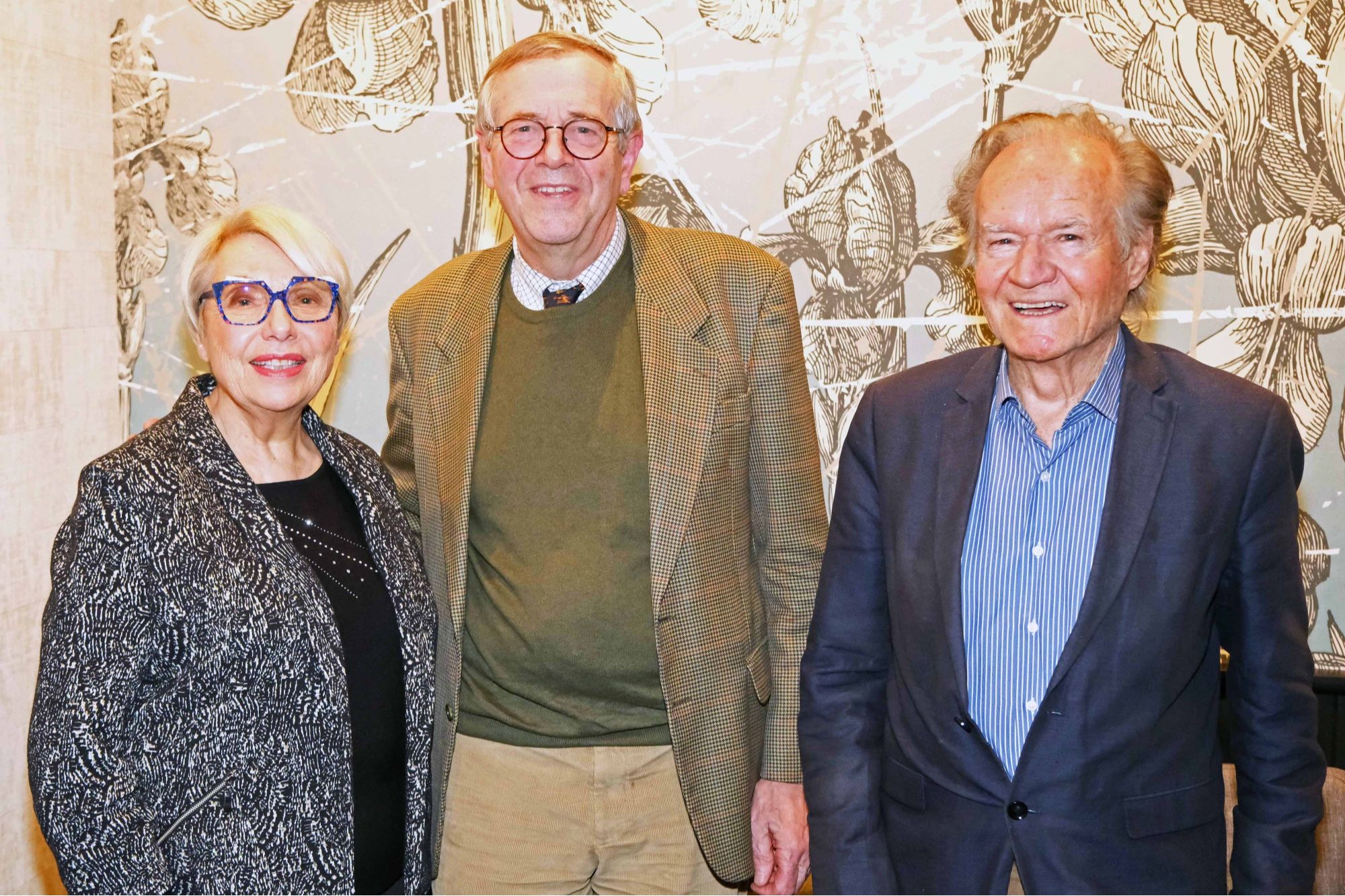 Patrick Louis entouré de Josette Vignat et d'Hervé Le Maout